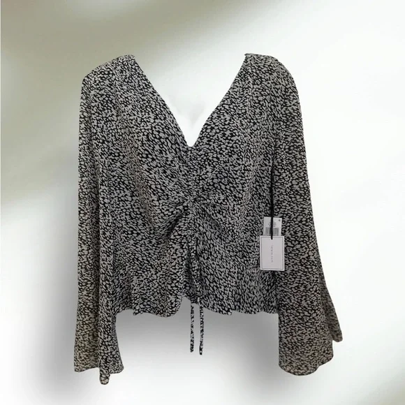 1.STATE Women’s Top Long Sleeve Adjustable Center Ruched V-Neck Top. - Picture 3 of 4